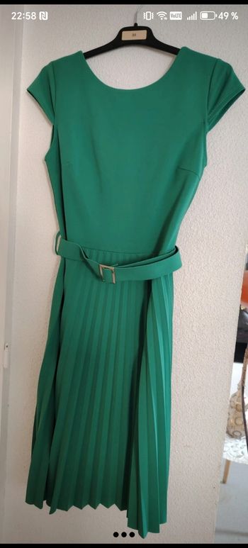 Jolie robe femme vert taille S 
