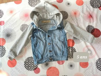 Blouson en jean taille 5 ans 👧 