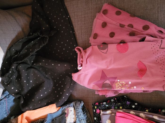 Beau lot de 43 vêtements fille 8 ans vertbaudet, okaïdi, Marese... - photo numéro 9