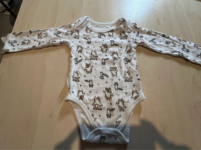 Lot 9 bodies 18mois - photo numéro 8
