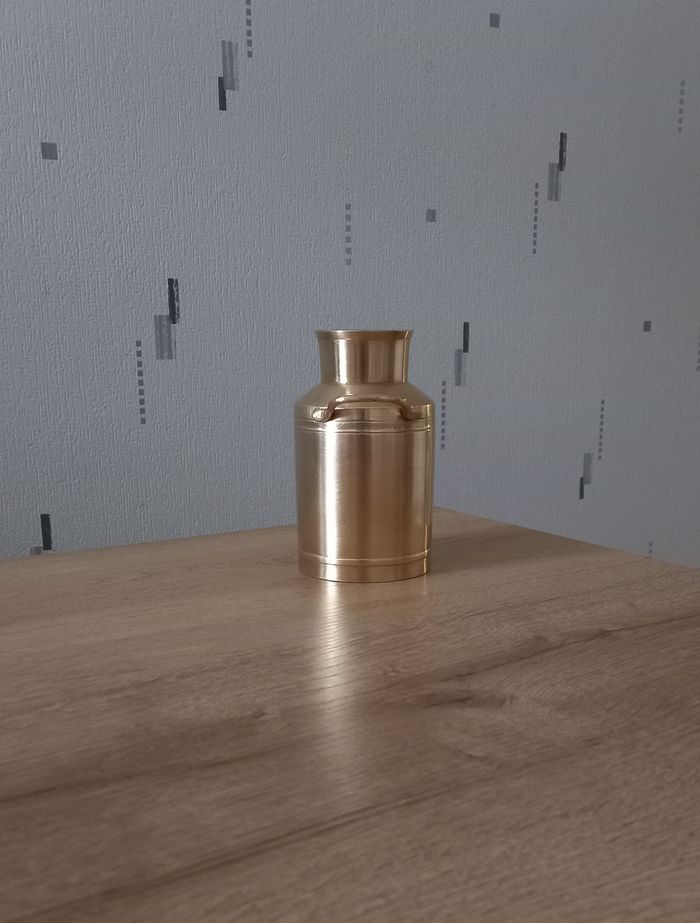 Pot à lait ancien en laiton massif. - photo numéro 4