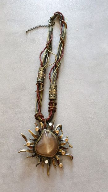 Collier fantaisie