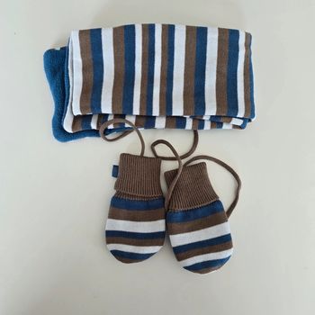 Lot moufles et écharpe