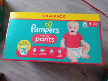 Couches pampers pants taille 4 giga pack