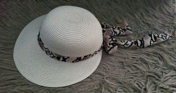 Chapeau crème avec bandeau