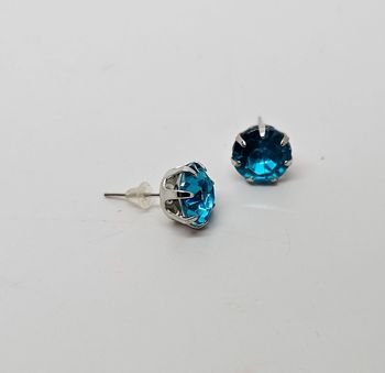 Paire de boucles d'oreilles. Neuve. Grosse turquoise