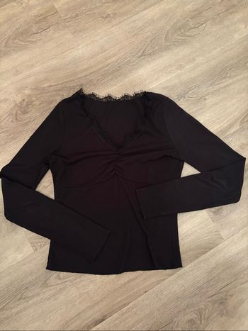 Haut dentelle noir