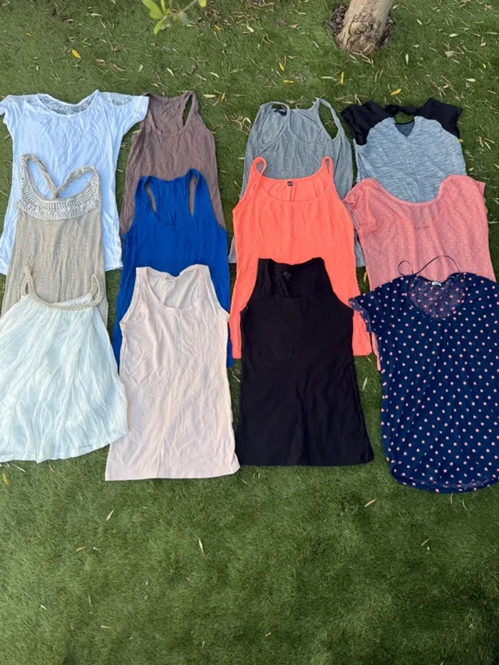 Lot vêtement été femme taille S 36 débardeurs et t-shirt promod, pimkie etc