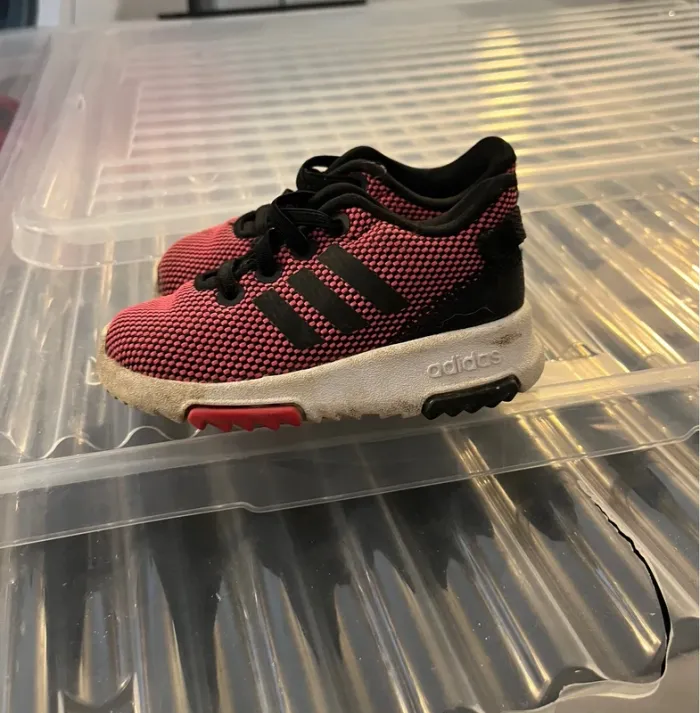 Basket adidas taille 20 - photo numéro 2