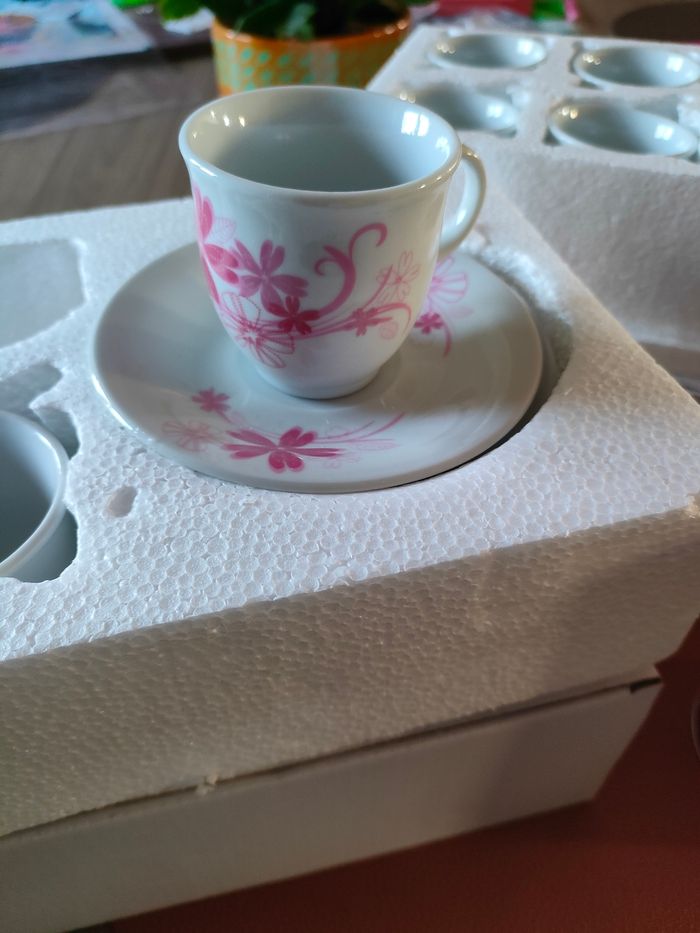 2 services à café neufs - photo numéro 3