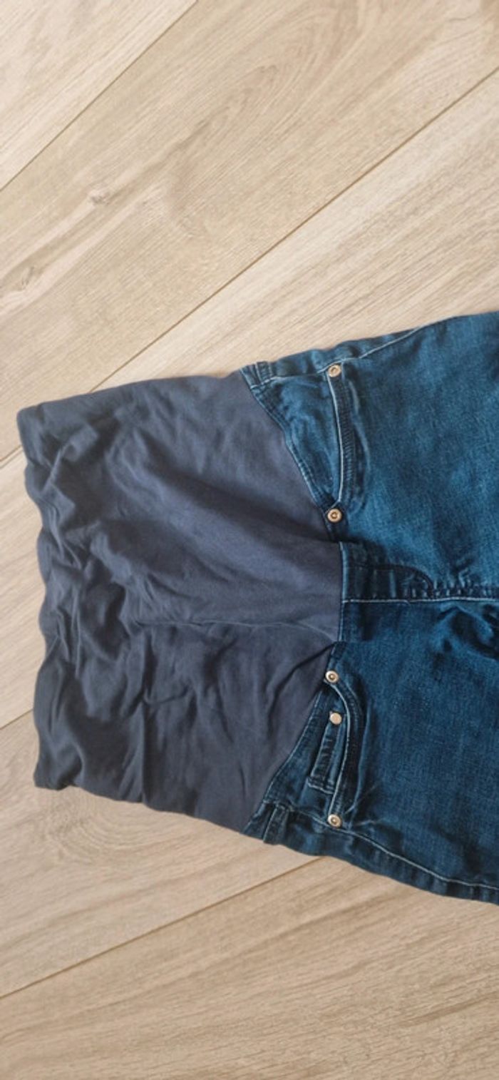 Jean slim bleu foncé de grossesse H&M en bon état Taille 38 - photo numéro 3