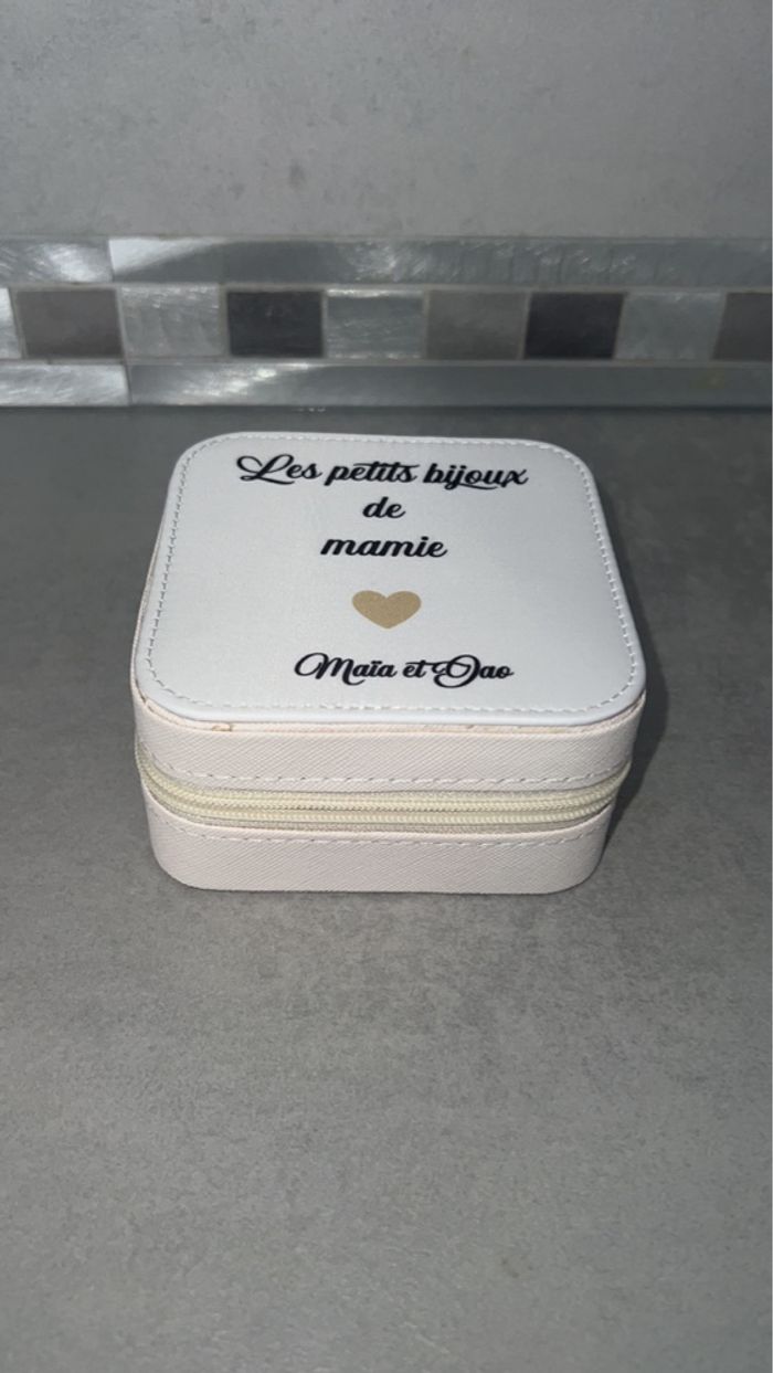 Boîte à bijoux personnalisée - photo numéro 2