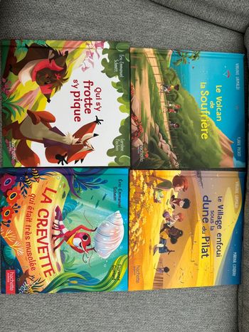 4 Livres macdo neuf