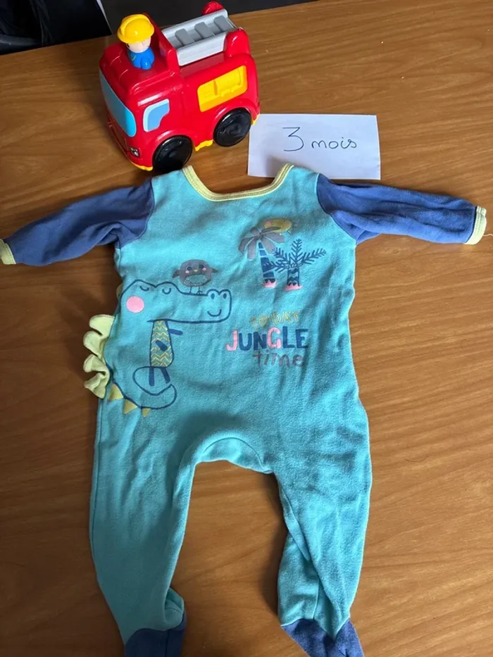 Pyjama dino