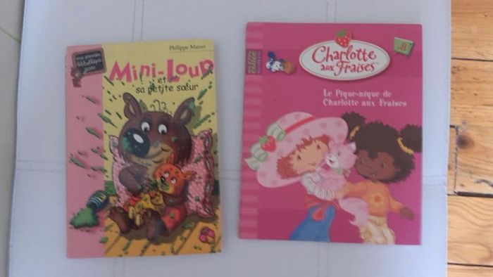 Livres Charlotte aux fraises et Mini-loup et sa petite soeur