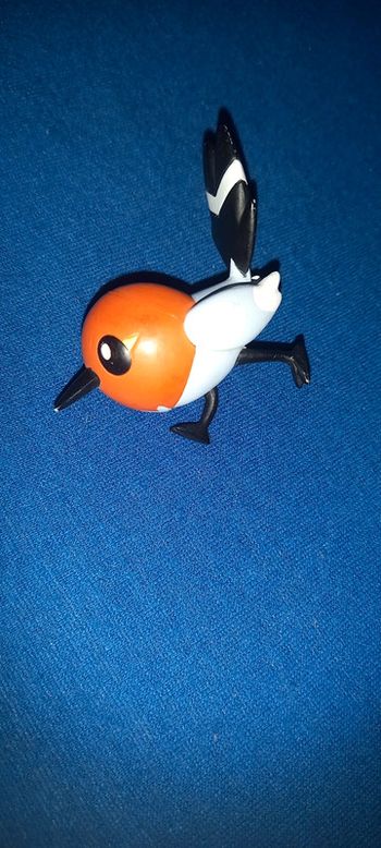 Figurine pokémon passerouge