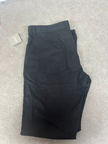 Jean noir homme taille 42 neuf avec étiquette