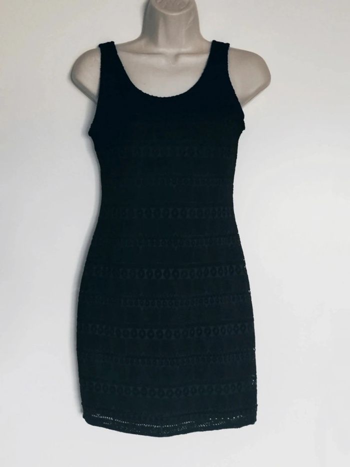 Petite robe noire moulante dentelle géométrique / Manoukian - 36/S à 38/M - photo numéro 5