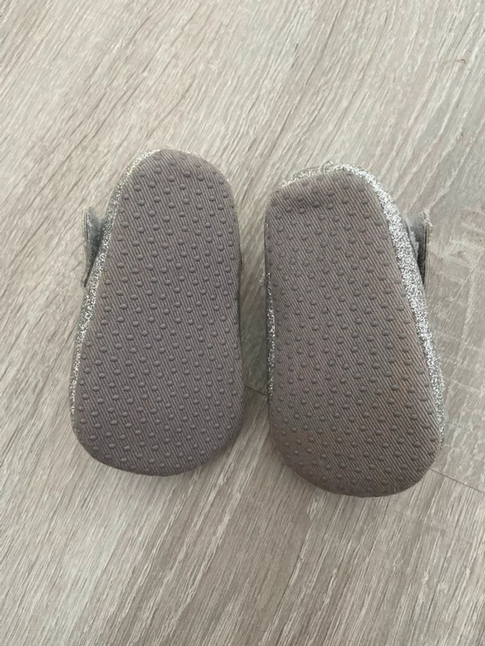 Chaussures chaussons bébé fille chat gris paillettes taille 17 - photo numéro 2