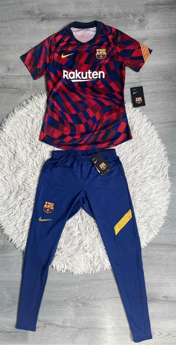 Ensemble Jogging et t-shirt Nike taille XS