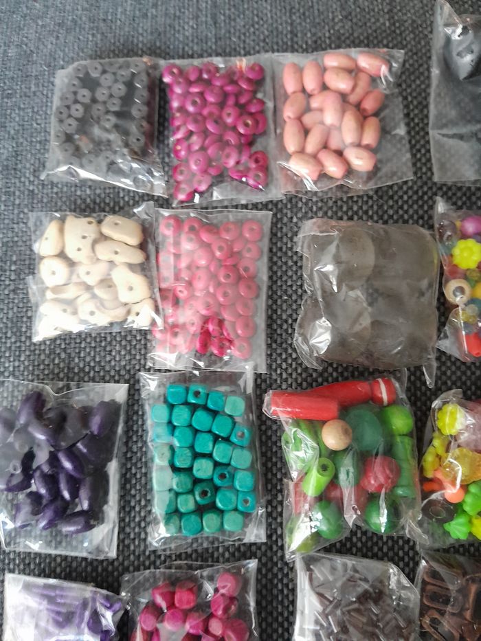 Lot de 40 sachets de perles - photo numéro 7