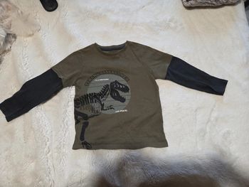 T-shirt kaki et noir manches longues T rex