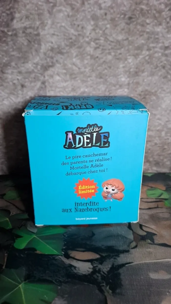 Figurine Mortelle Adèle édition limitée - photo numéro 3