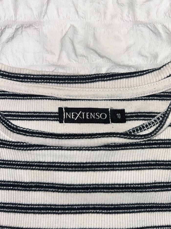 T-shirt noir et blanc 10ans - photo numéro 4