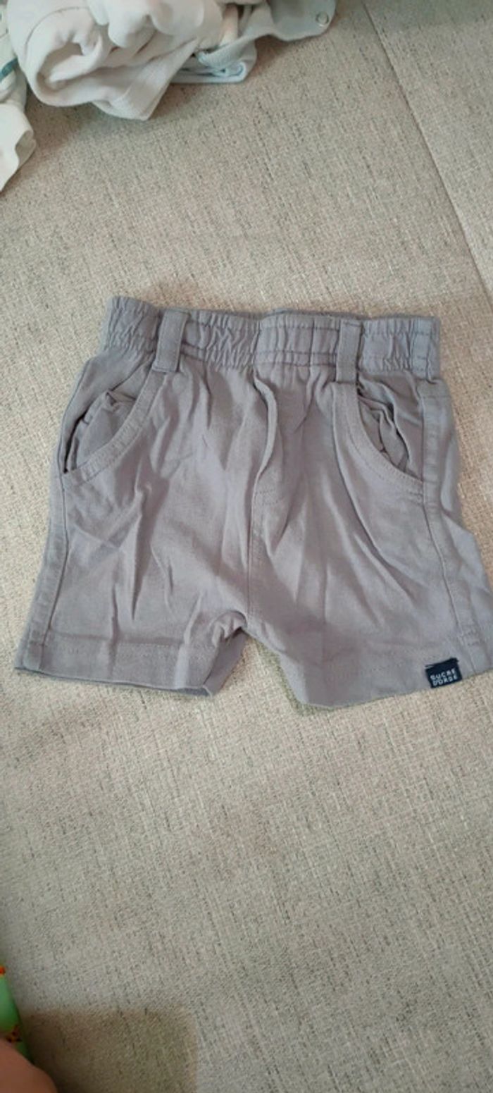 Short 3 mois