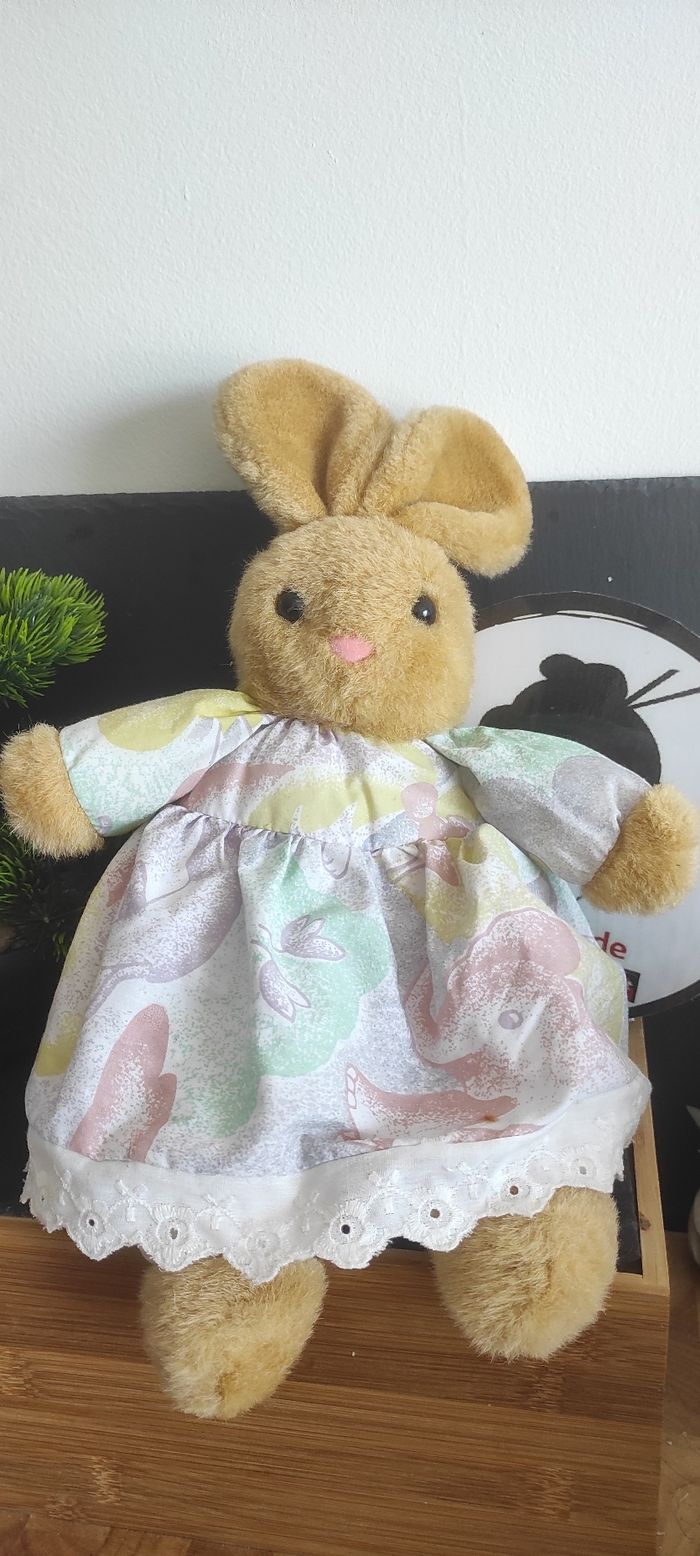 peluche lapin anne plush club marron blanc robe vert violet jaune ancien zoo éléphant