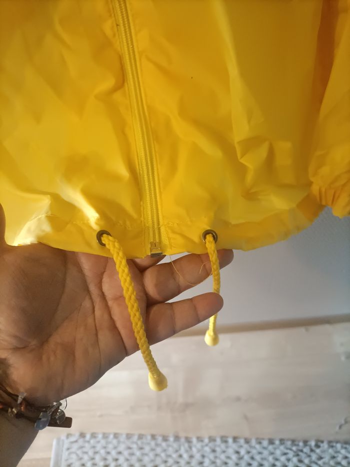 Veste imperméable K-WAY jaune avec capuche - photo numéro 4