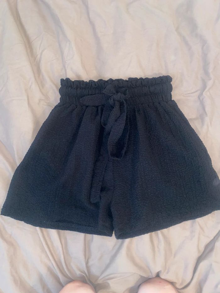Short noir neuf - photo numéro 2