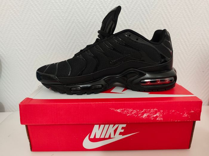 Nike air Max plus taille 43 Neuf avec étiquettes et emballage. - photo numéro 7