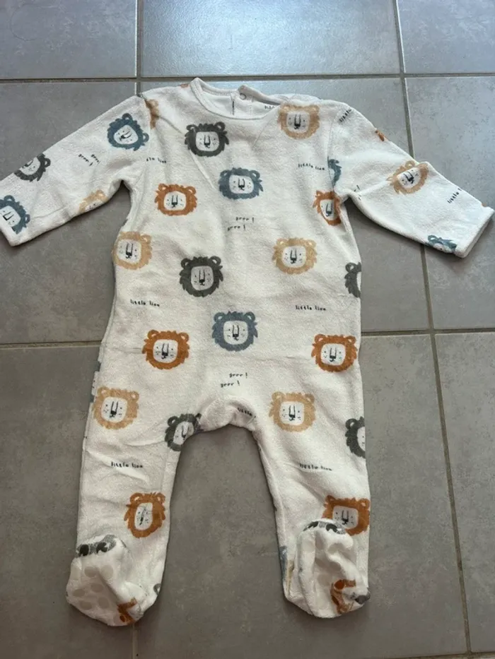 Pyjama Kiabi taille 12 mois