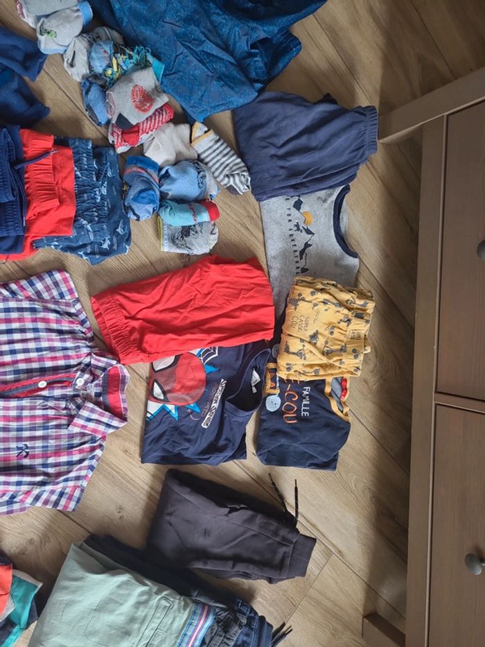 Lots vêtements 5 ans - photo numéro 4