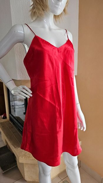 Nuisette rouge satinée 42/44