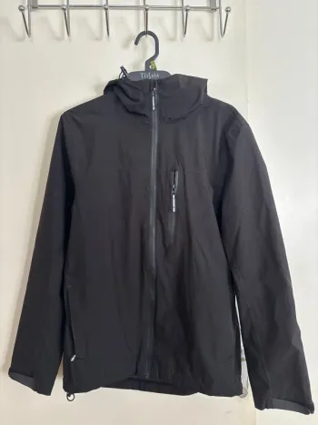 Veste imperméable à capuche
