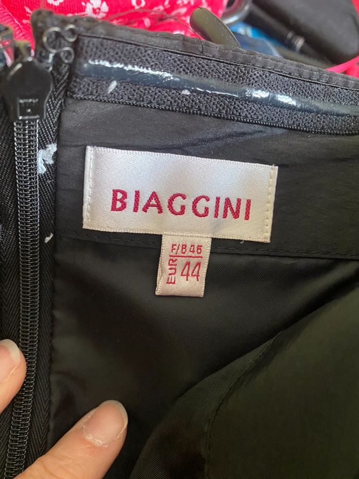 Robe Biaggini Taille EU 44 = FR 46 - photo numéro 3