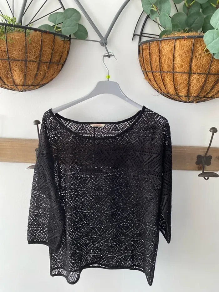 T-shirt noir ajouré manches 3/4