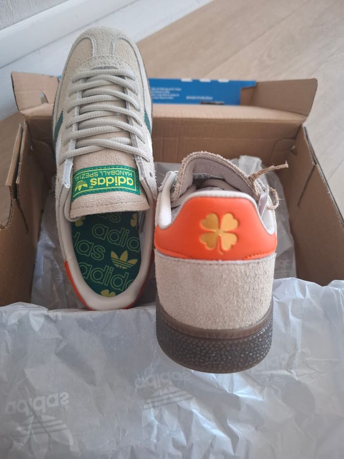 Basket Adidas  taille 36 - photo numéro 3