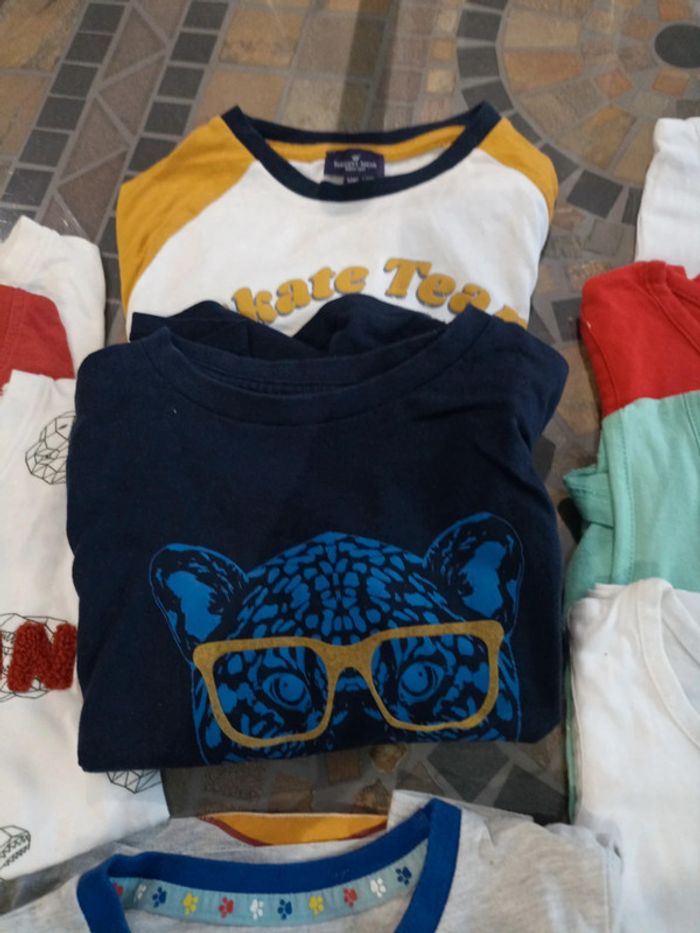 Lot vêtements 5ans - photo numéro 4