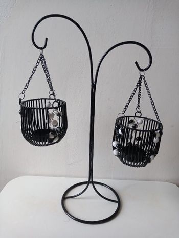 Présentoir avec 2 paniers en fer