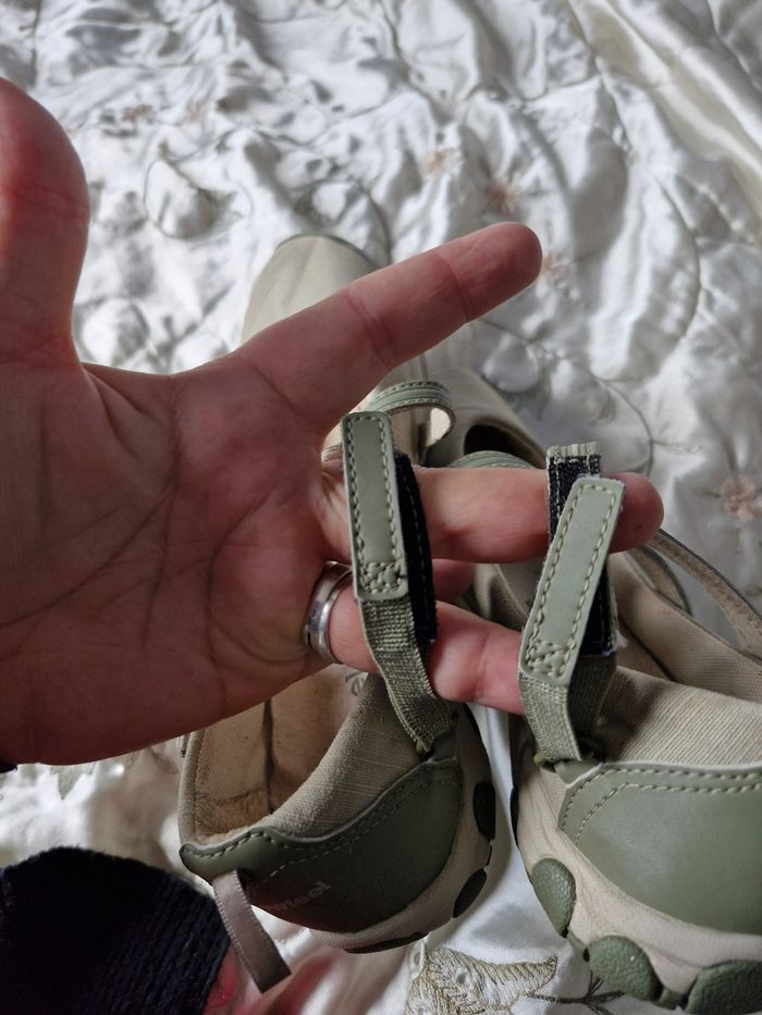 Magnifiques ballerines a bride ton vert - photo numéro 7