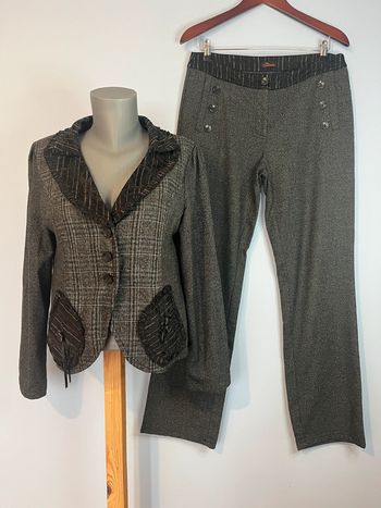 Ensemble habillé Julie Guerlande – Veste & pantalon gris foncé à motifs, taille 44