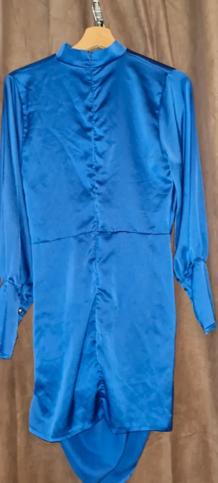 Robe chic en satin Taille 40 - photo numéro 4