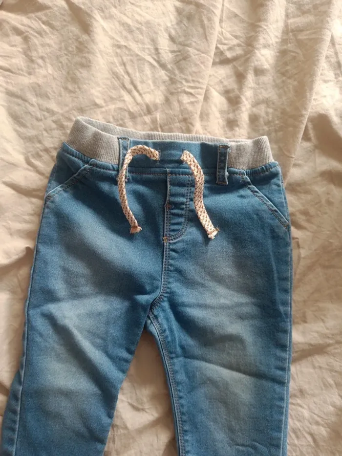 Jean elastique taille 12 mois - photo numéro 2