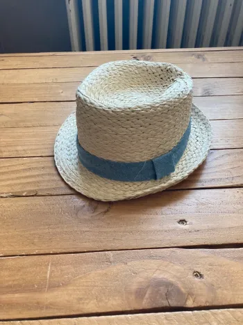 Chapeau neuf