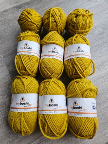 Lot de 9 pelotes de laine DMC