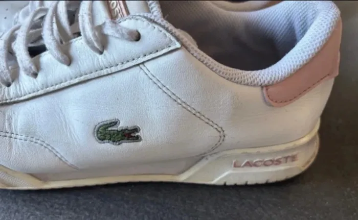 Baskets blanches Lacoste taille 40 👟 - photo numéro 2