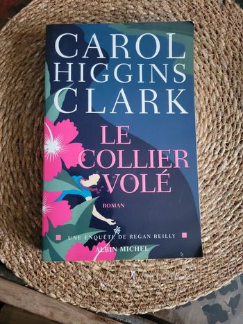 Le collier collier volé. Carol Higgins C